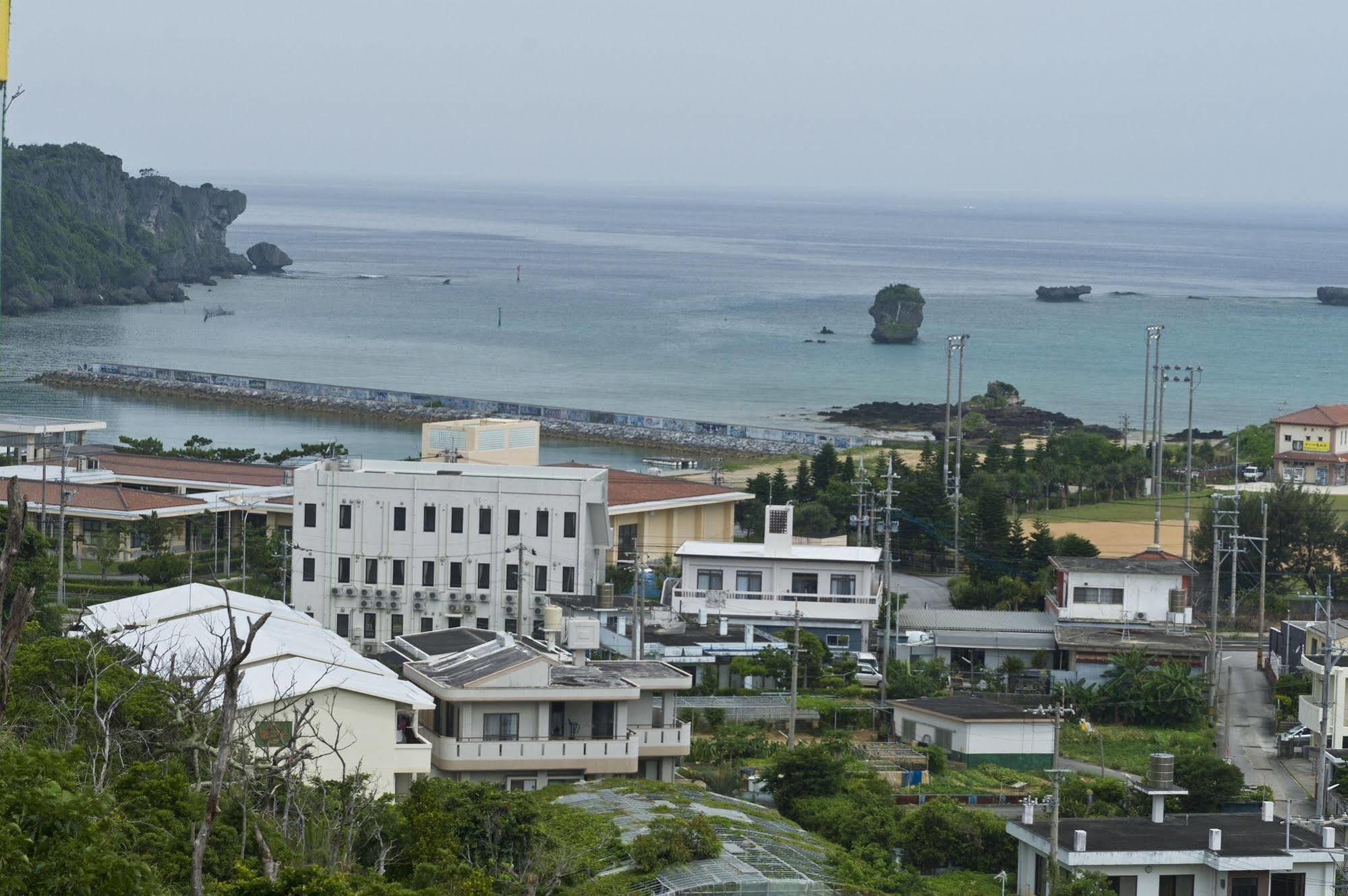 Pangoo Onna Japanese Style Hotel Bagian luar foto